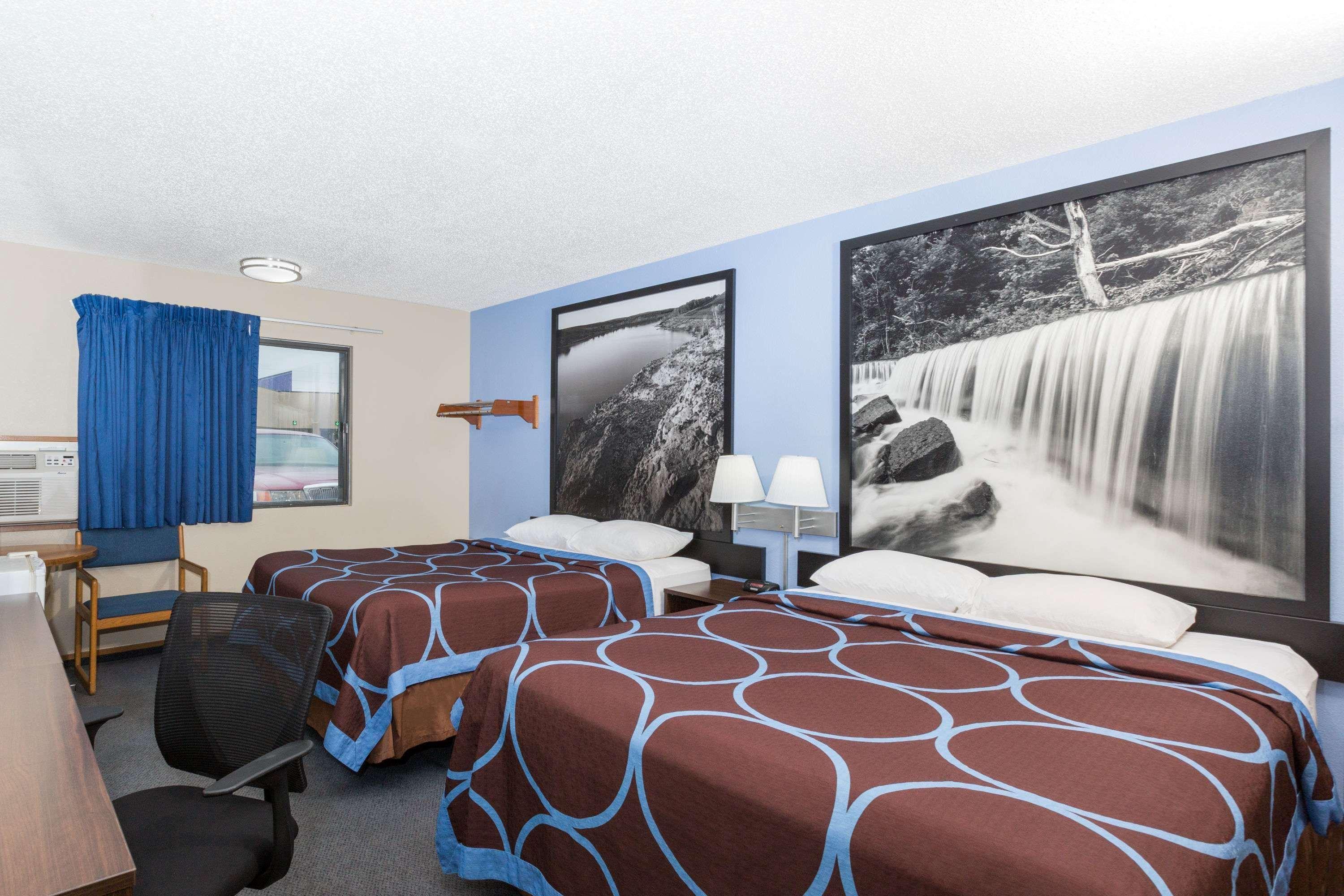 Super 8 By Wyndham Manhattan Ks Zewnętrze zdjęcie