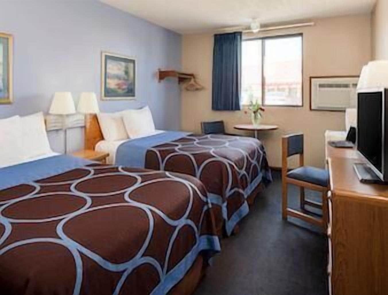 Super 8 By Wyndham Manhattan Ks Zewnętrze zdjęcie