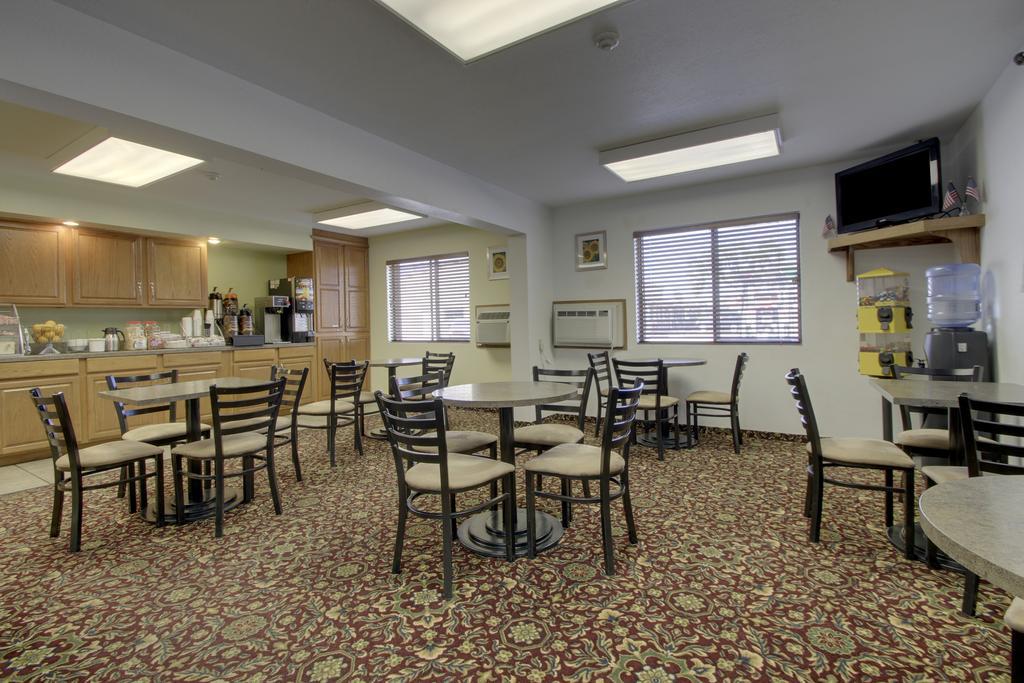 Super 8 By Wyndham Manhattan Ks Restauracja zdjęcie